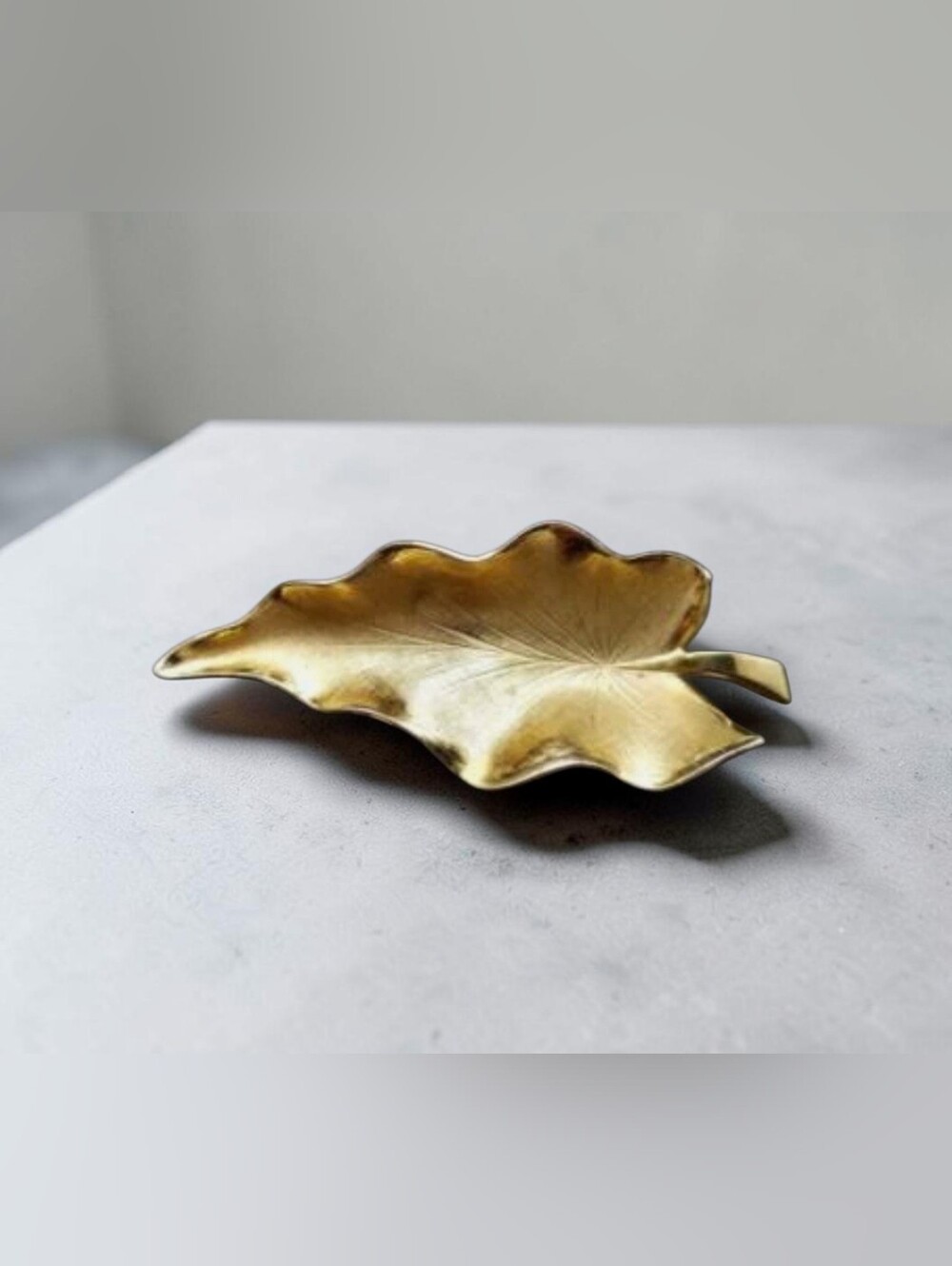 Vintage Giovanni Gold Leaf Brooch